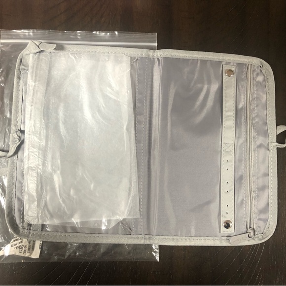 Thirty-One Jewelry Case - Picture 7 of 7